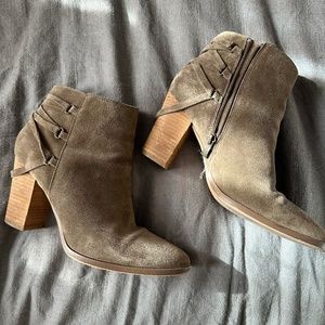 Size 9 Olive Michael by Michael Kors Block Heeled Booties